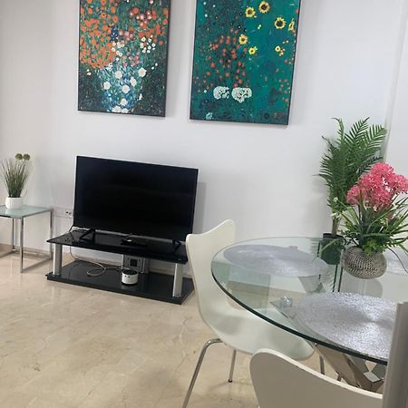 Beach And City Apartment A 50M De La Playa Fuengirola Buitenkant foto